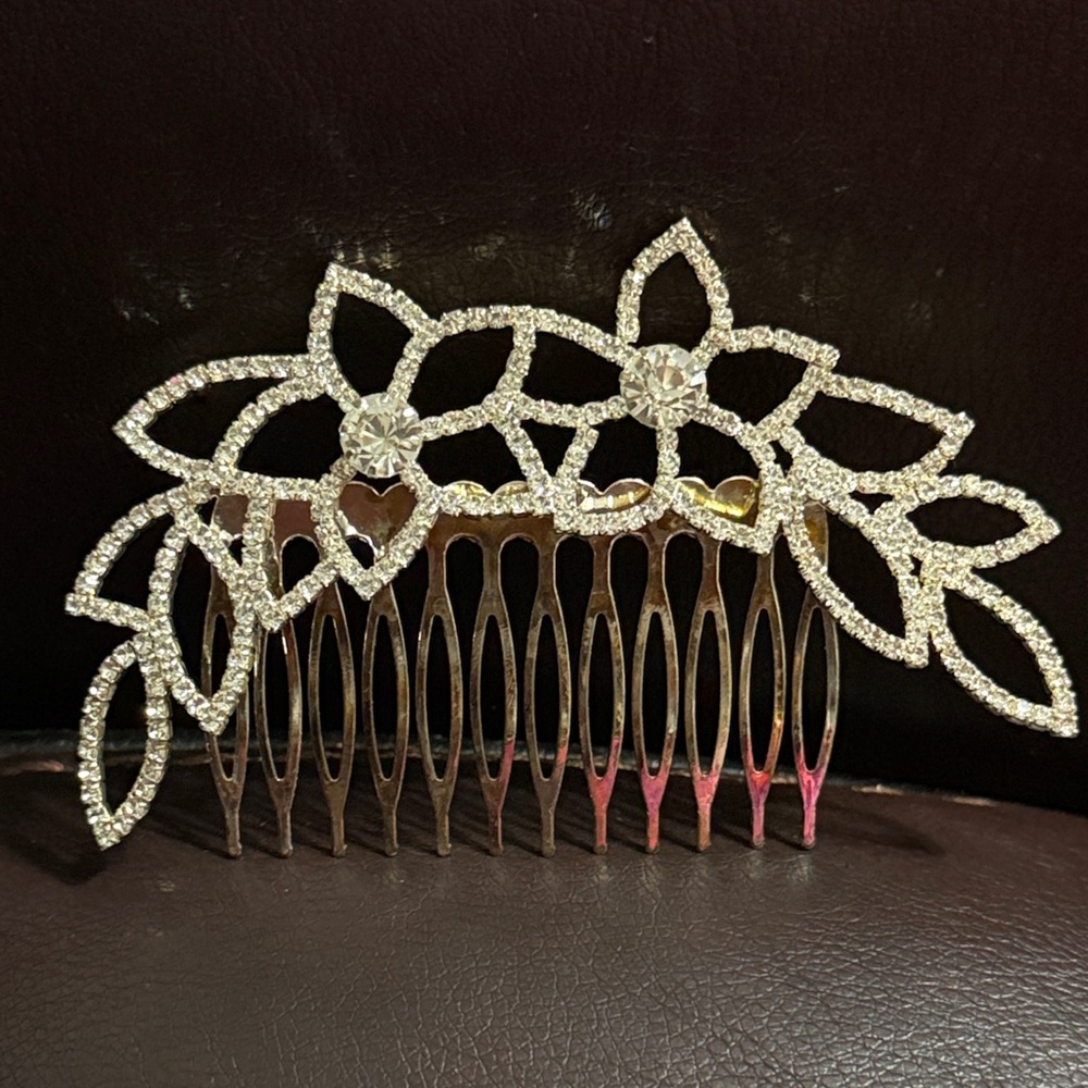 Sparkling Rhinestone Floral Hair Comb